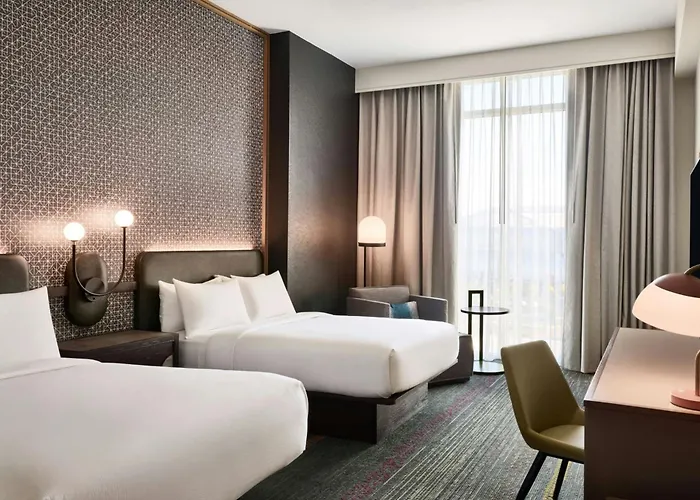 Renaissance Phoenix Glendale Hotel&Spa
