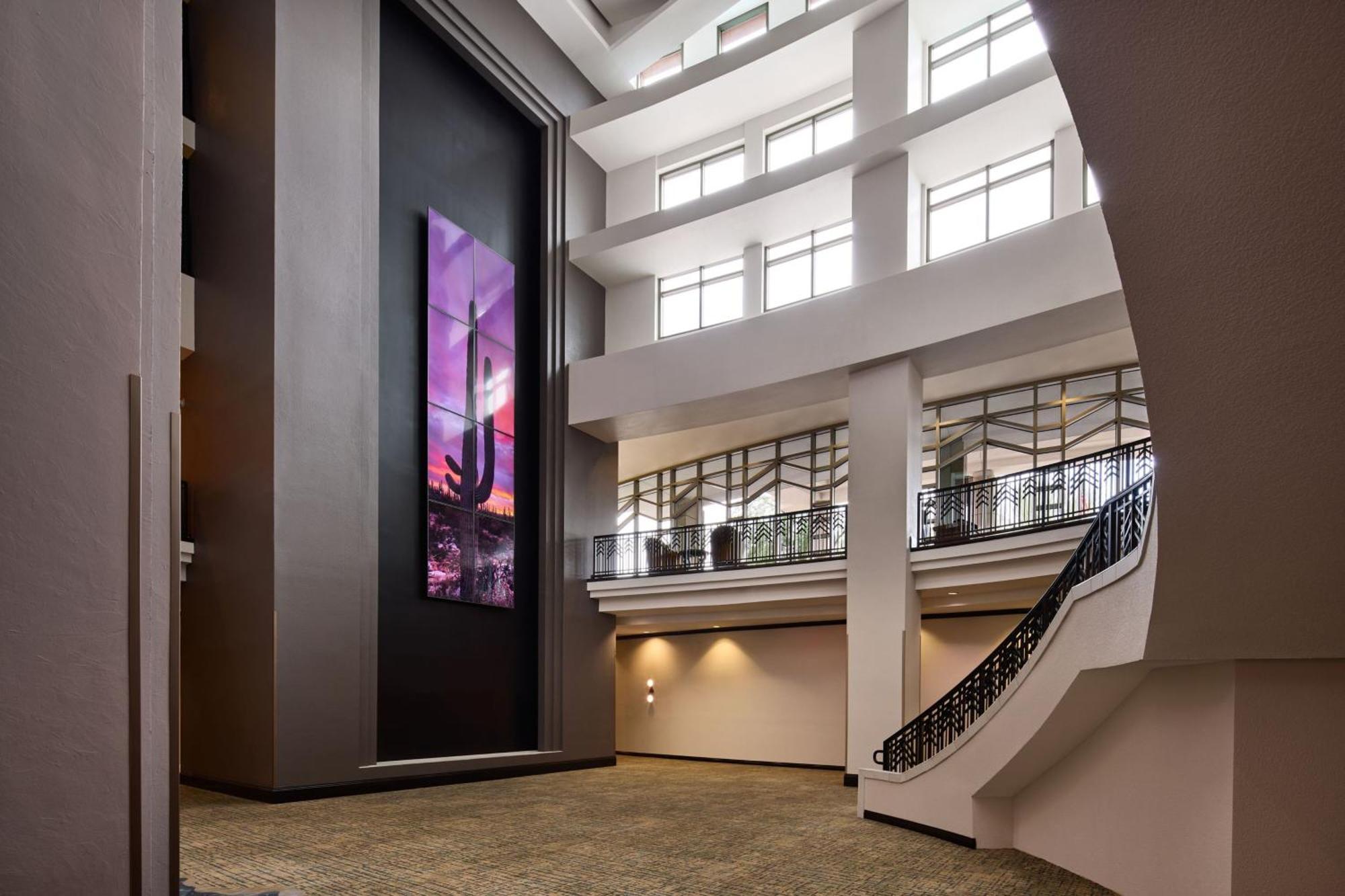 Hotel Renaissance Phoenix & Conference Center