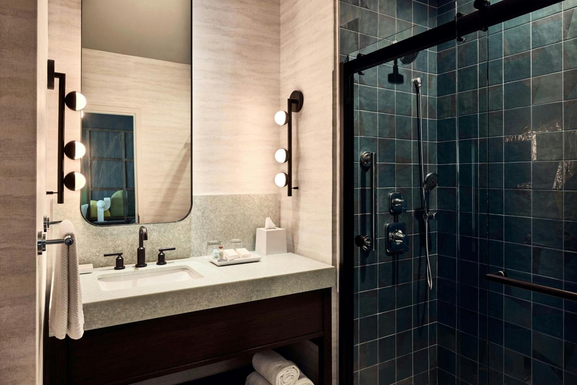 Hotel Renaissance Phoenix Hotel&spa 4*