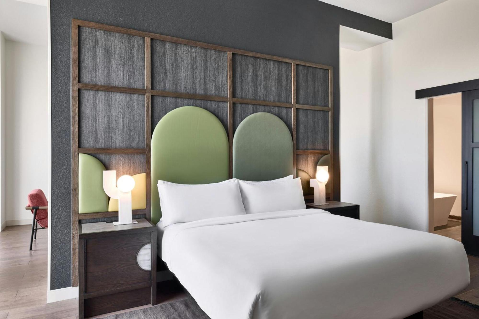 Hotel Renaissance Phoenix Hotel&spa Glendale